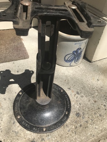 Rare cantilever cast - rare, iron