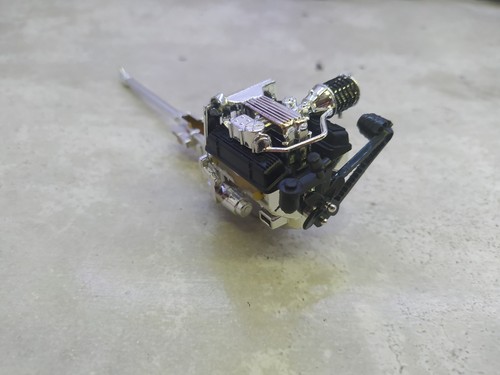 Moteur sans ligne - 1/18,