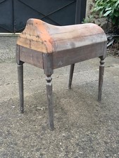 Ancien rare meuble pour selle