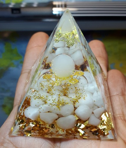 Pyramide orgonite jade - pyramide,