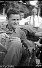 Militaire américain ? assis