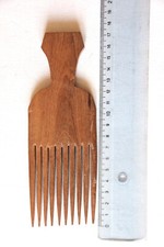 peigne africain en bois.