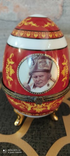 Oeuf porcelaine finement - oeuf,