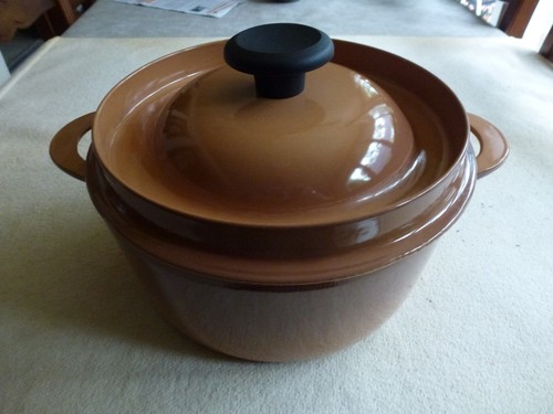 Cocotte fonte emaillee 24 - en,