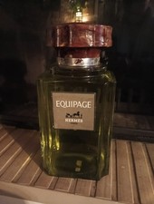 Flacon De Parfum Géant