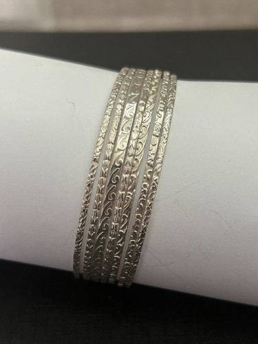 Très belle bracelet semainier - très,