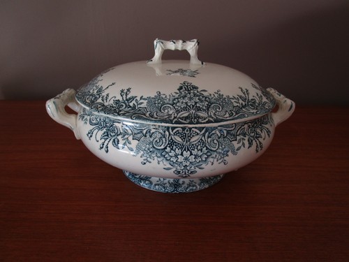 Soupiere ancienne terre de - ,