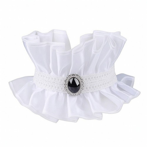 Faux col avec - faux, bijou