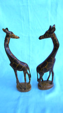 wooden giraffe sculpture