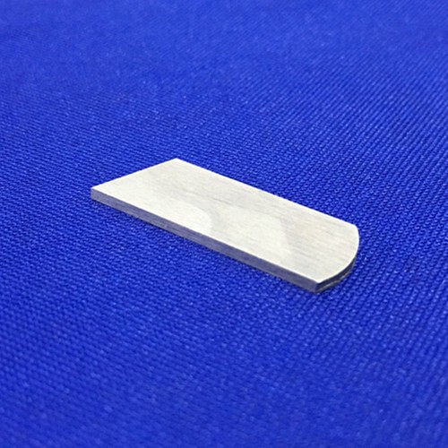 Couteau inférieure surjeteuse