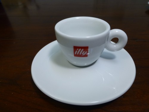 Illy logo white ceramic - logo,