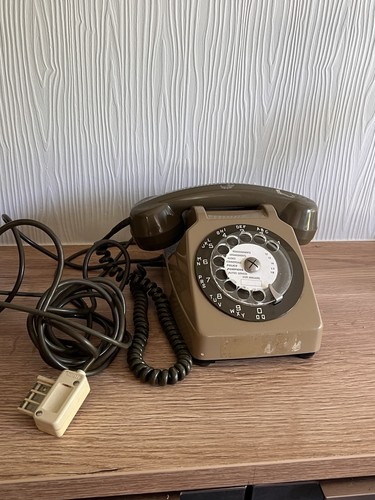 Téléphone ancien fixe - fixe, à