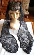 Mantille  / châle en dentelle