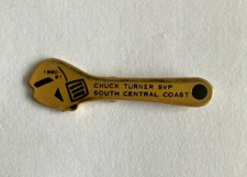 81 - Pin's Clé à Molette OUTIL TOOL