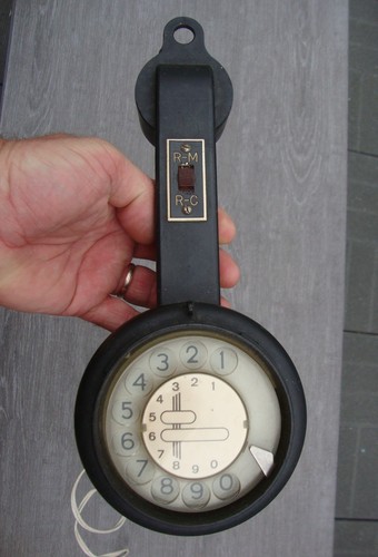 Ancien téléphone combiné