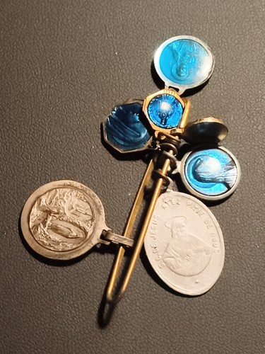 Broche ancienne médailles