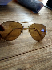 lunette ray ban et Briquet