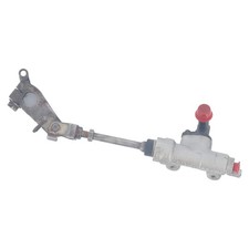 Maître cylindre frein