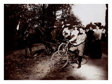 Sortie à vélos Vintage silver print. Tirage argentique  8x11  Circa 1900