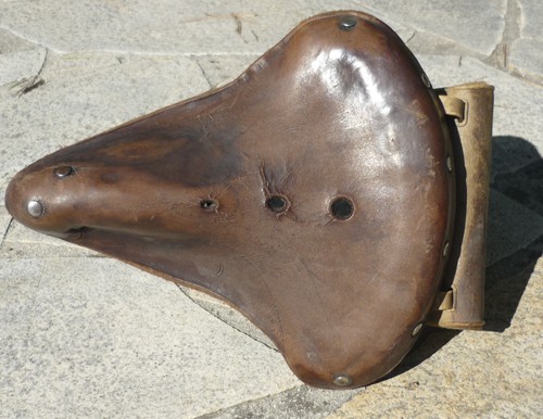 Selle cuir ancienne sa - ancienne, et