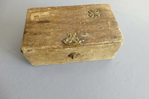 Ancienne petite boite - petite,