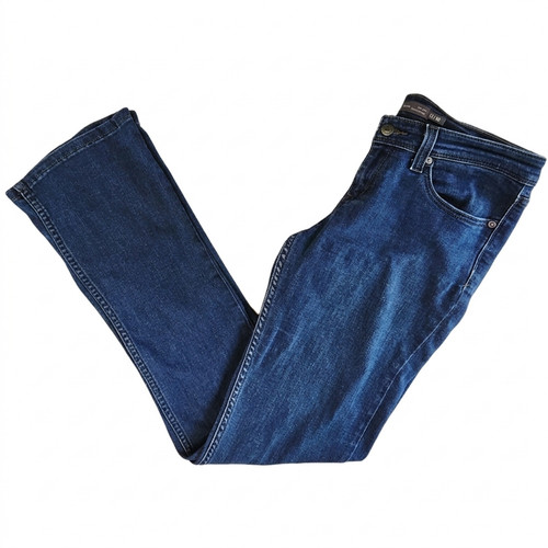 Levi demi curve low - curve, rise