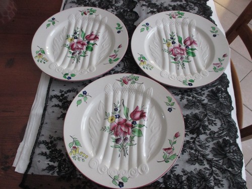 Anciennes assiettes à - 3,