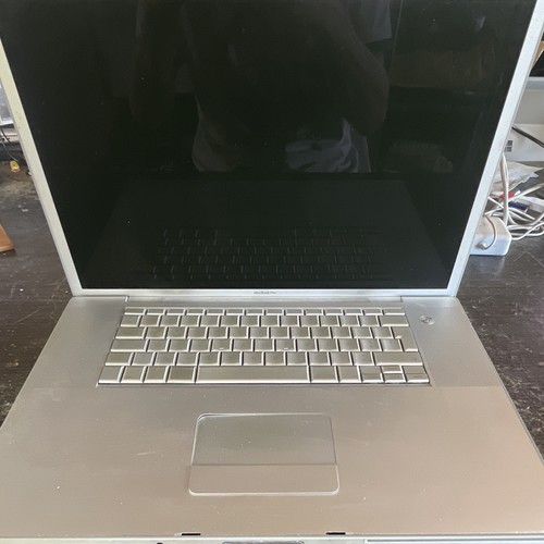 Apple macbook pro a1152 - apple,