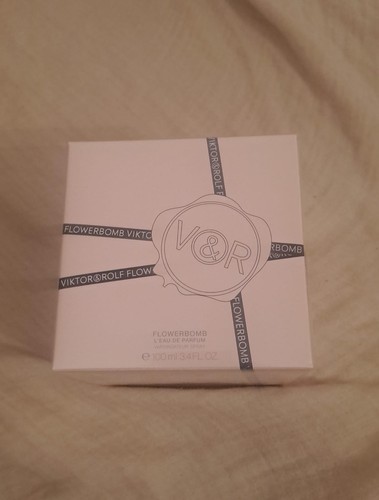 Viktor rolf flower bomb - &,