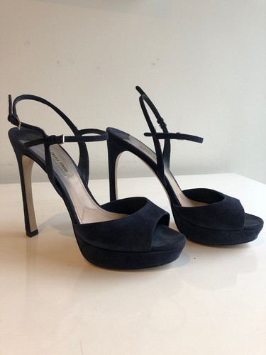 Chaussures talons hauts - à,