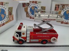 PMPB9-0456 camion sapeurs pompiers G.F. super fire fighter plateau grue ST PAUL