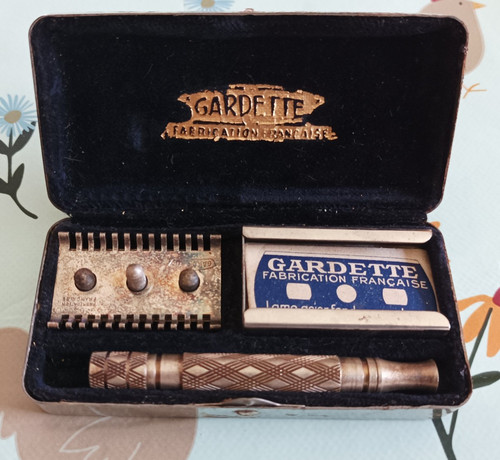 Ancien rasoir gardette avec - ancien,