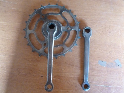 Ancien vélo pédalier peugeot - ancien,