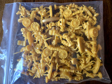 60 FIGURINES NEUVES POUR RISK LA CONQUETE DU MONDE / JAUNE