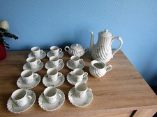 Service a café en porcelaine