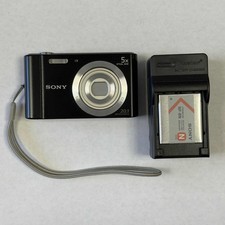 Sony Cyber-Shot DSC-W800 20.1 MP Compact Digital Camera  battery & charger