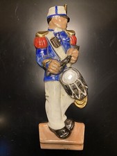 Légionnaire porte tambour grès émaillé de Bouffioux signé Roger Guérin.