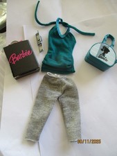 Tenue pour poupée " Barbie, Fashion Fever Sisters Shopping K9576/ 2006 "  (632)