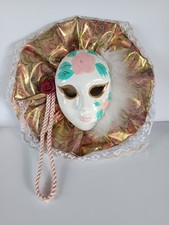 Masque décoratif en