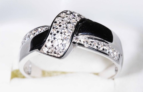Bague en argent - ---,