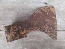 hache outil ancien à