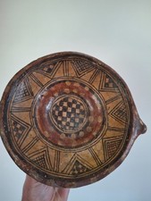 coupe en terre cuite peinte