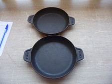 lot de 2 plats ronds en fonte