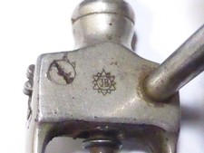 Ancien Tire-Bouchon Ouvre Bouteille À Crémaillère Jean BOUE pour JB