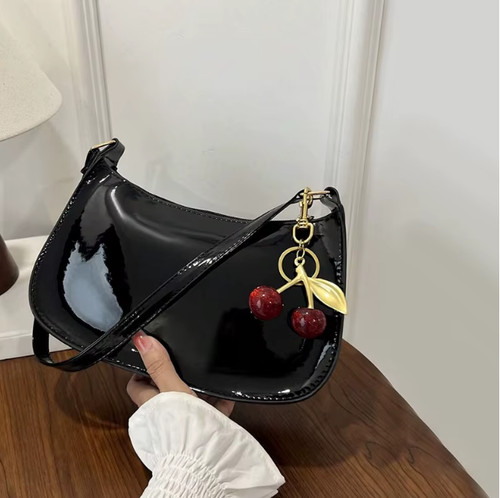 Sac cuir noir bandouliere - en,