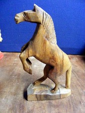 Cheval tout en bois ancien