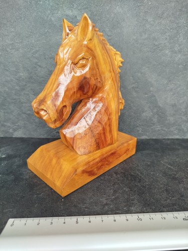 Sculpture tête cheval en - tête,