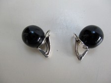 Boucles d'oreilles clips , boules noires