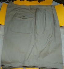 SHORT DE TYPE MILITAIRE DE L'ARMEE ITALIENNE  , TAILLE XXXL SOIT 52 OU 104 CM DE