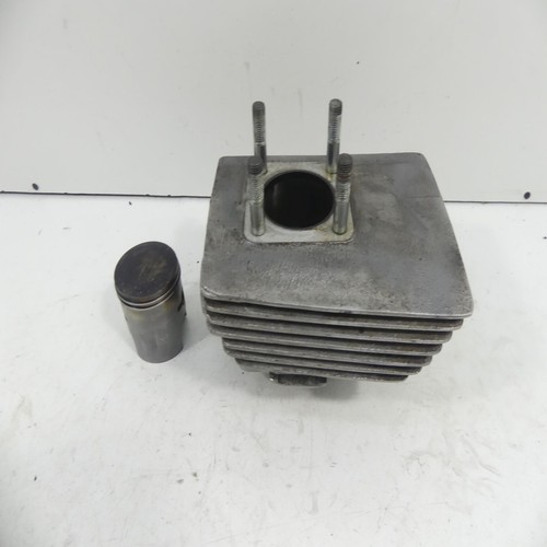 Suzuki 380 piston - gt,